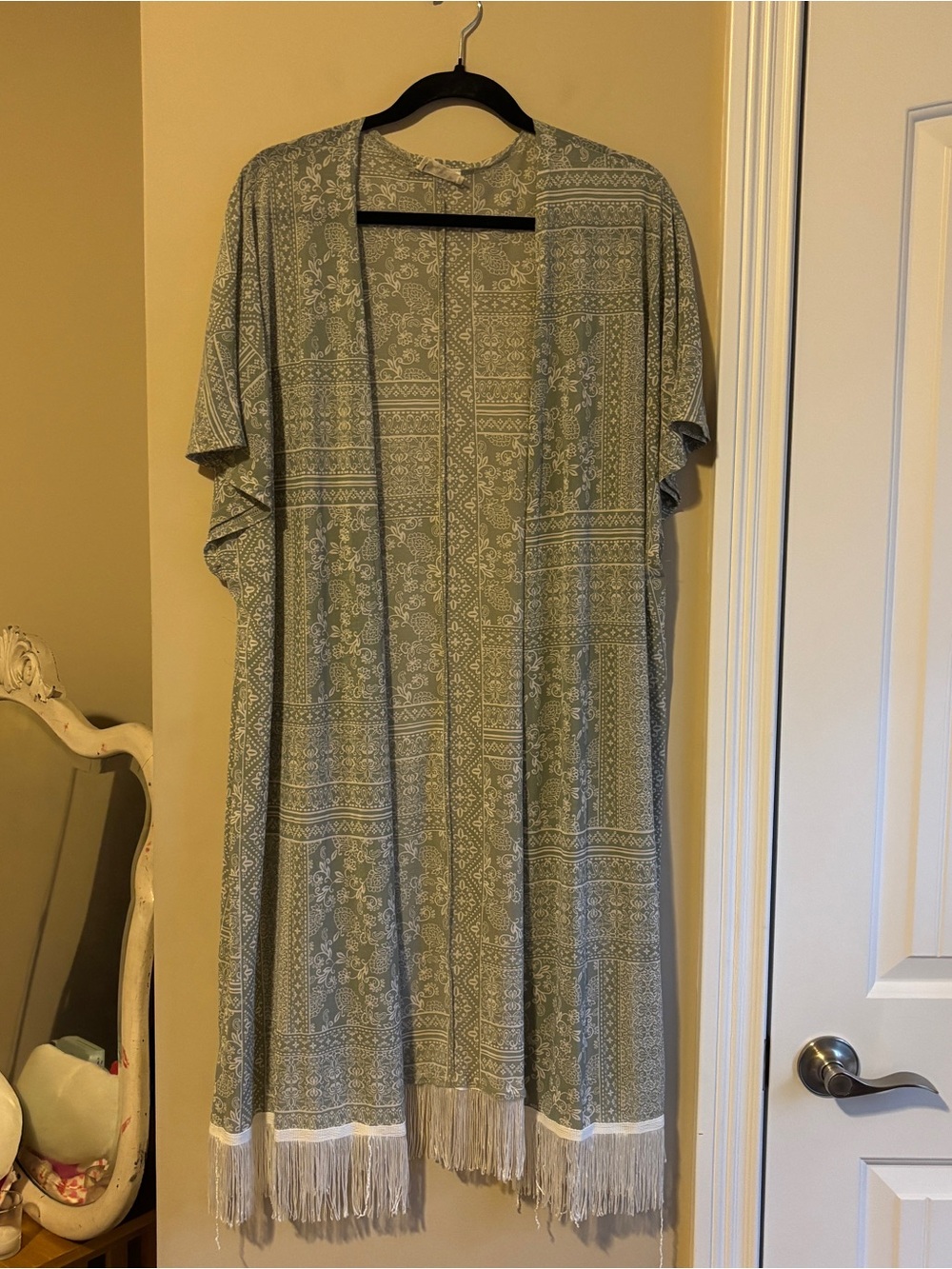 Ember Paisley Print Duster in Sage Green